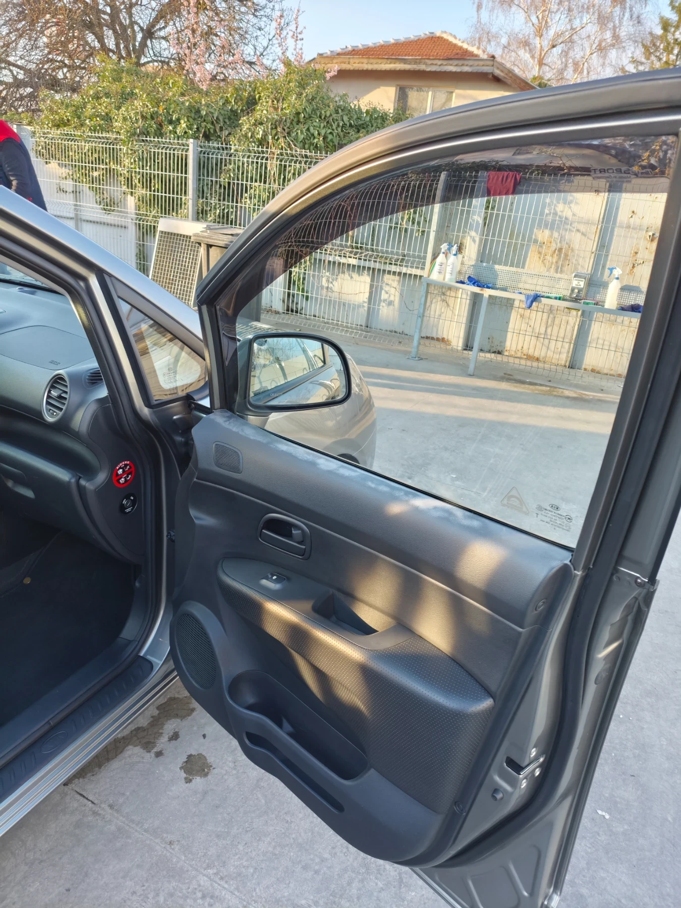 Kia Carens, снимка 9 - Автомобили и джипове - 55991630
