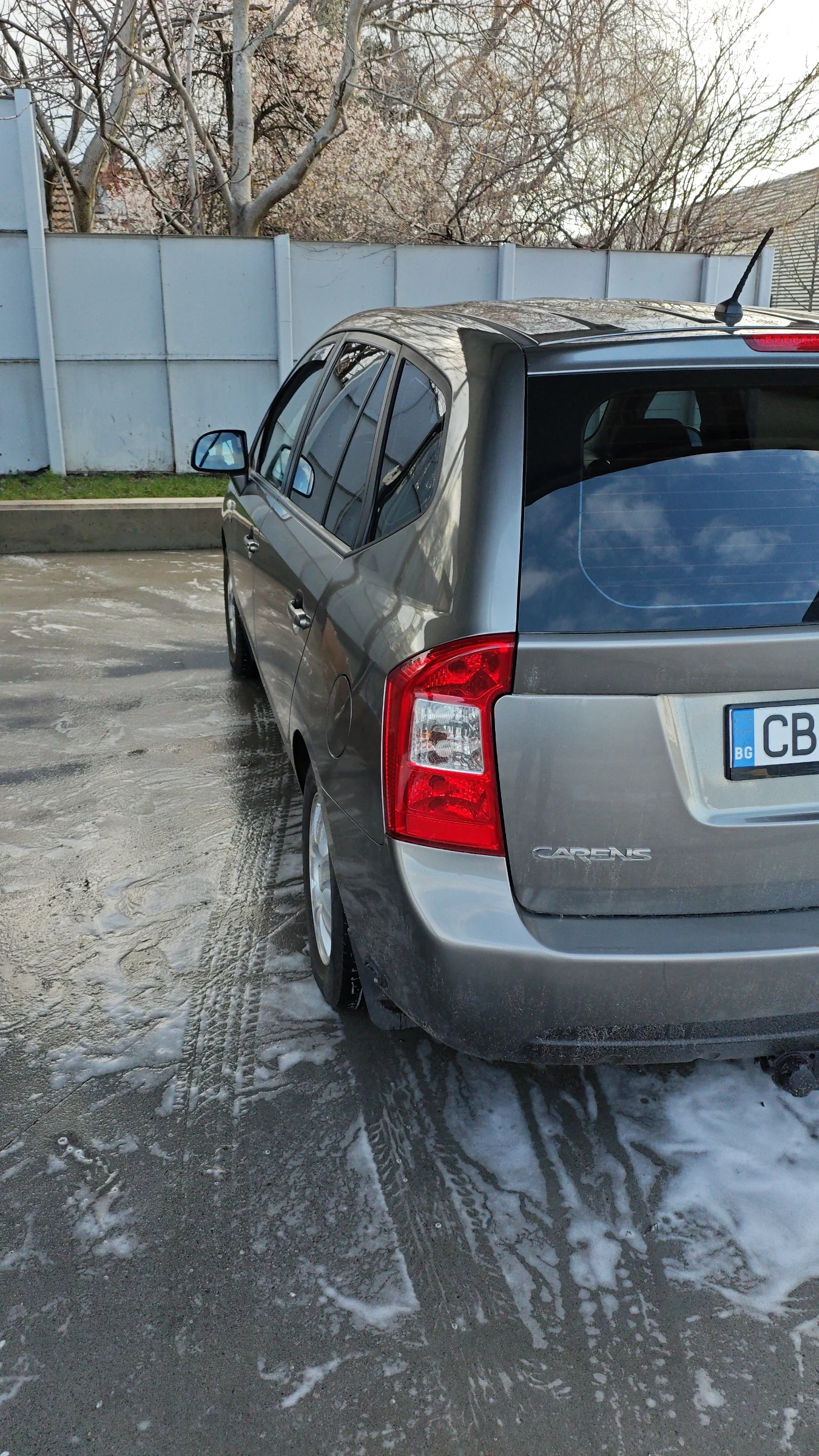Kia Carens, снимка 17 - Автомобили и джипове - 55991630