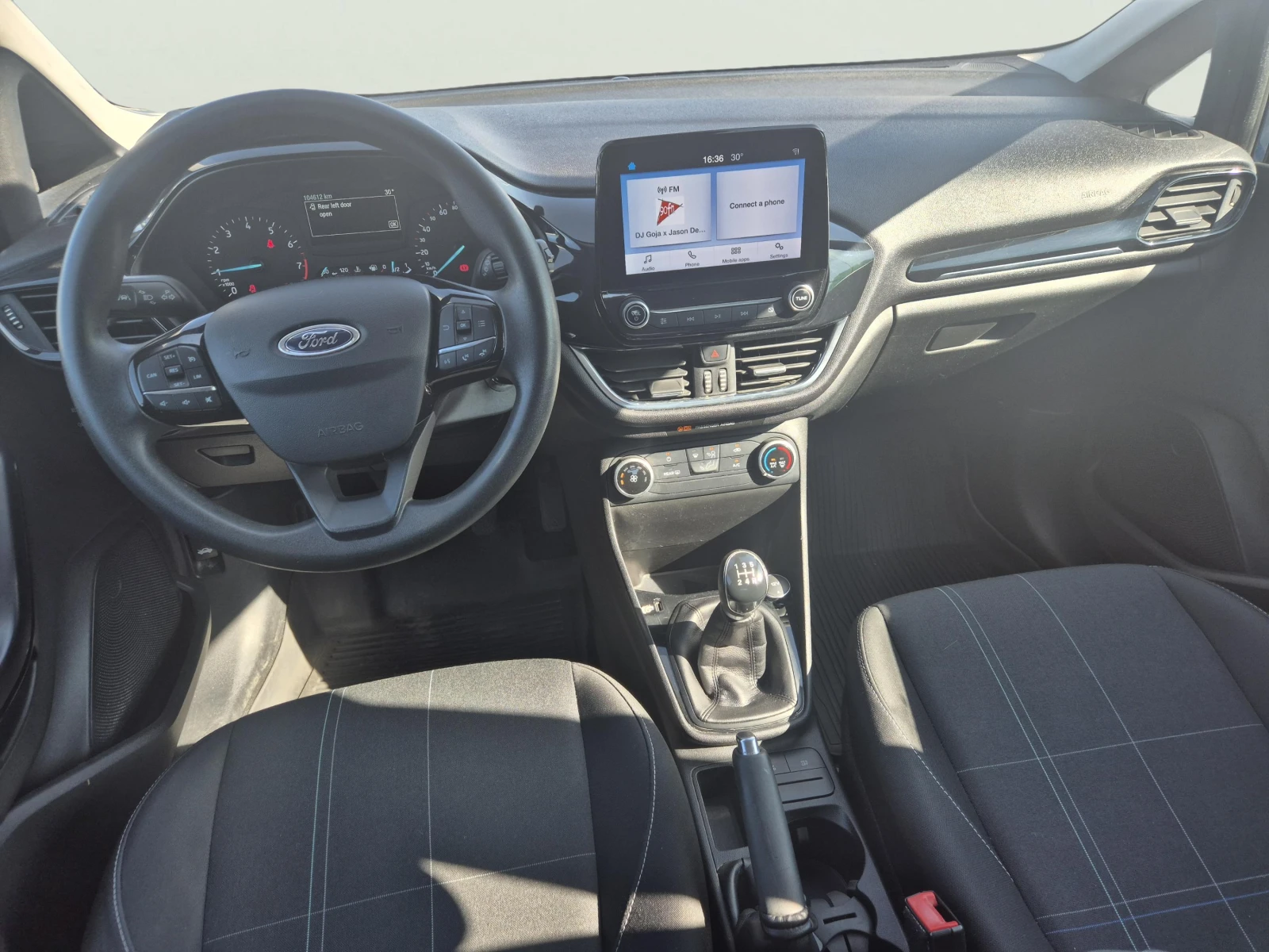 Ford Fiesta 1.1 Duratec, снимка 11 - Автомобили и джипове - 56228295