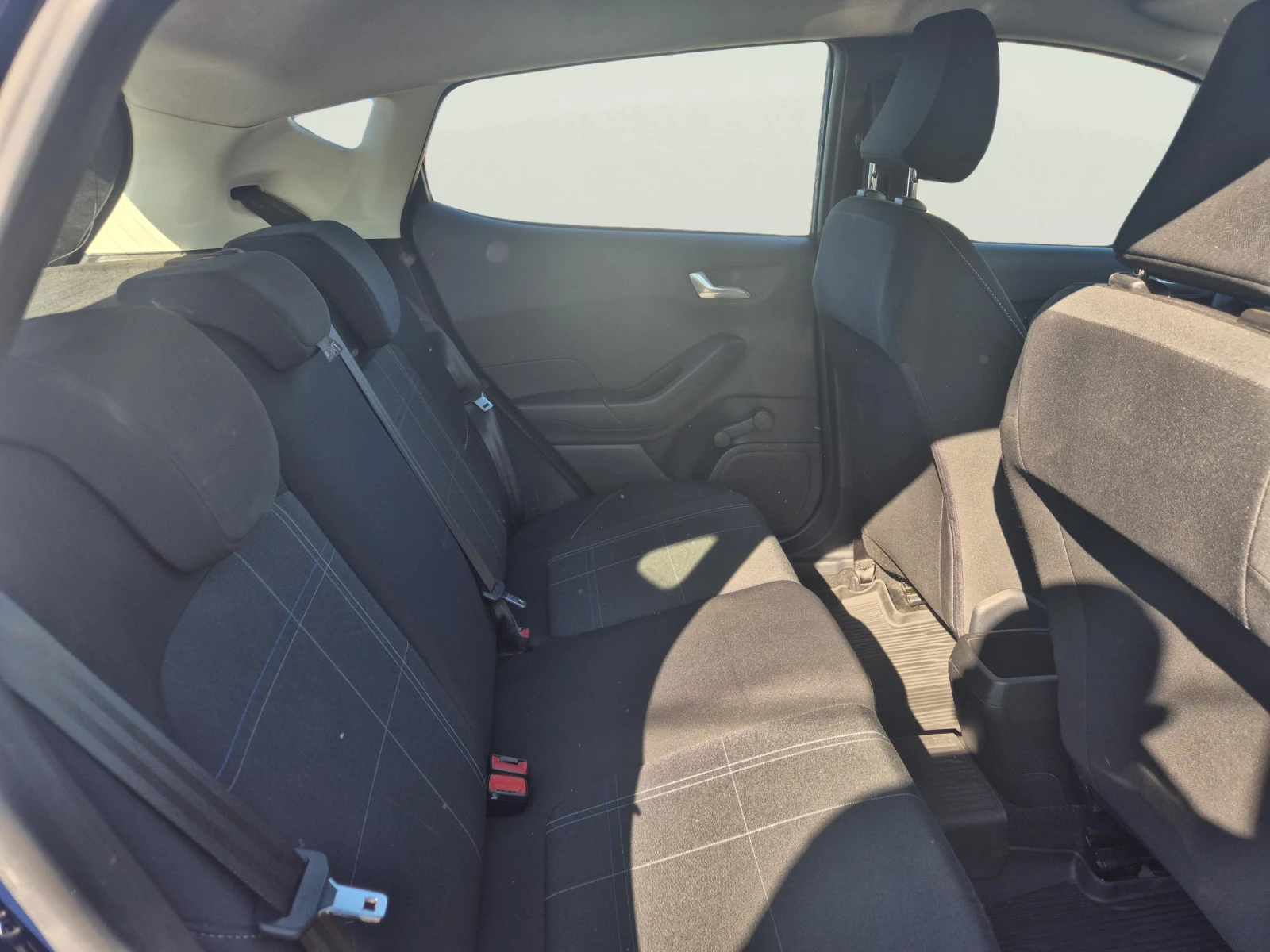 Ford Fiesta 1.1 Duratec, снимка 9 - Автомобили и джипове - 56228295