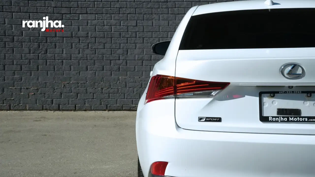 Lexus IS 4dr Sdn AWD * NO ACCIDENTS * All Wheel Drive | Mobile.bg � ����������� 10