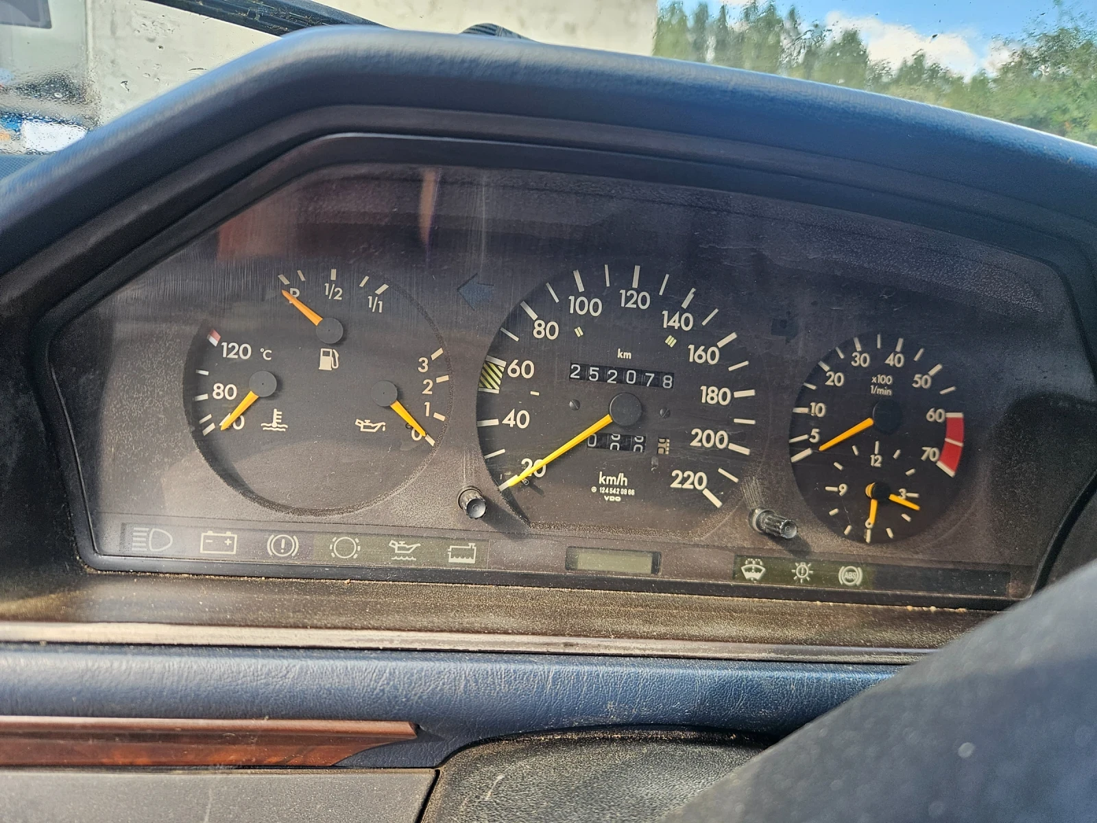 Mercedes-Benz 124 200 E, снимка 6 - Автомобили и джипове - 56294554