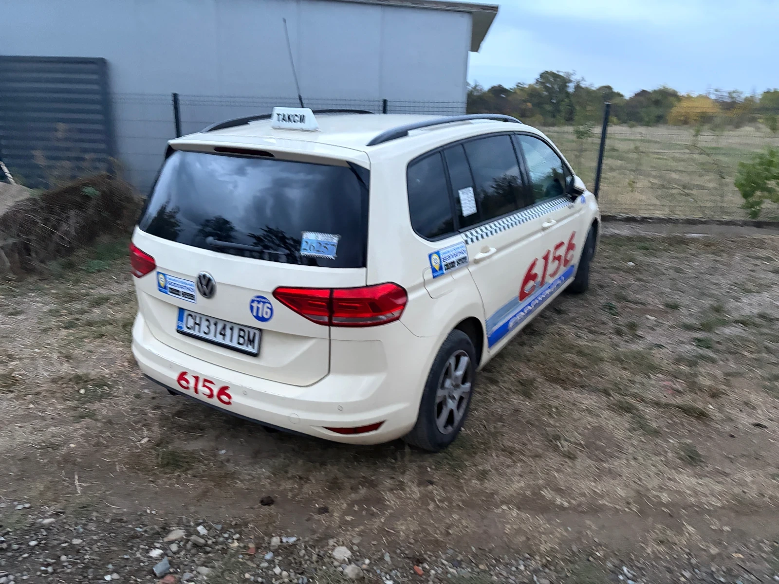 VW Touran, снимка 2 - Автомобили и джипове - 56496152