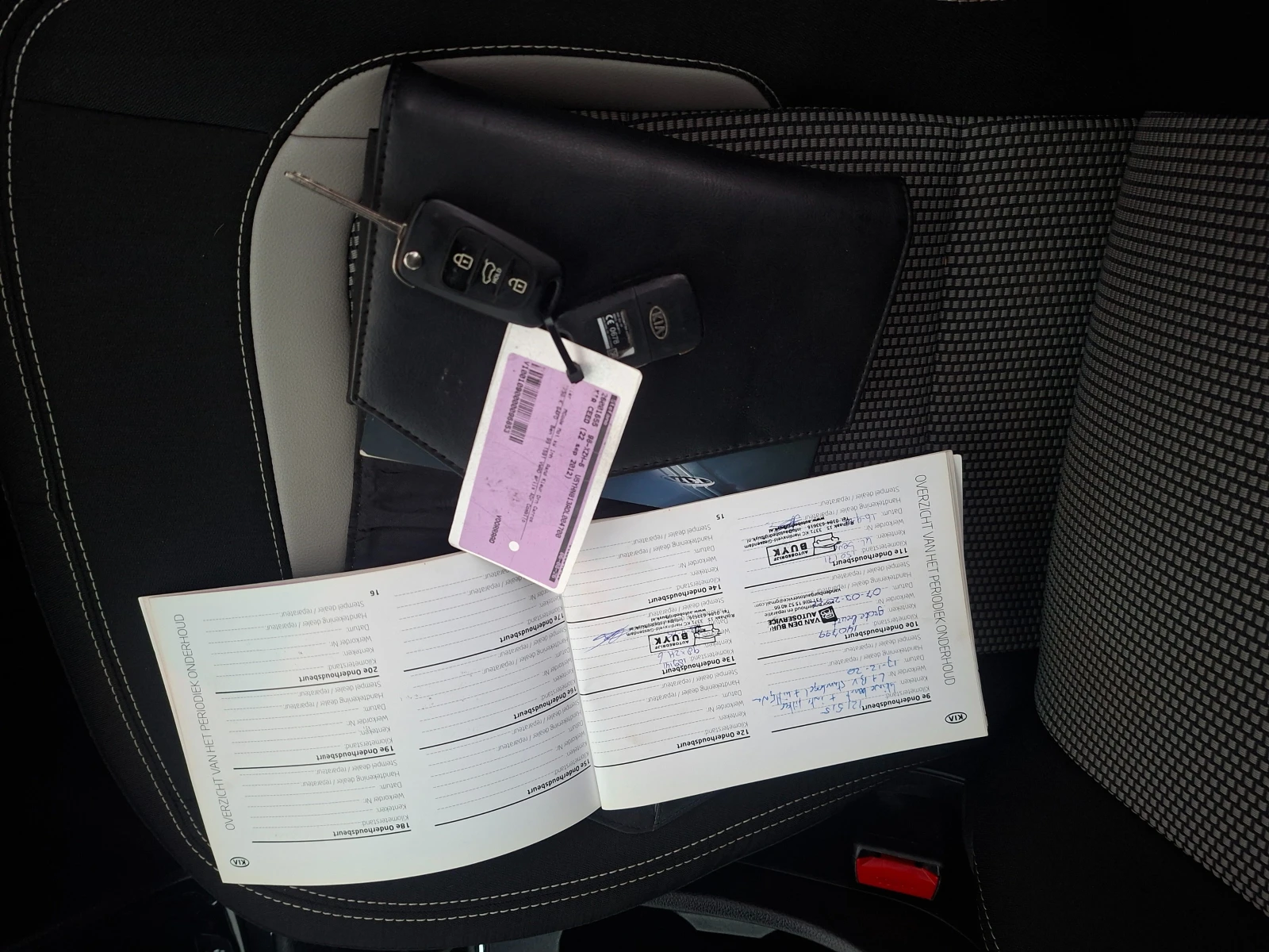 Kia Ceed 1, 6 BENZIN 135 кс. ТОП, снимка 12 - Автомобили и джипове - 56665184