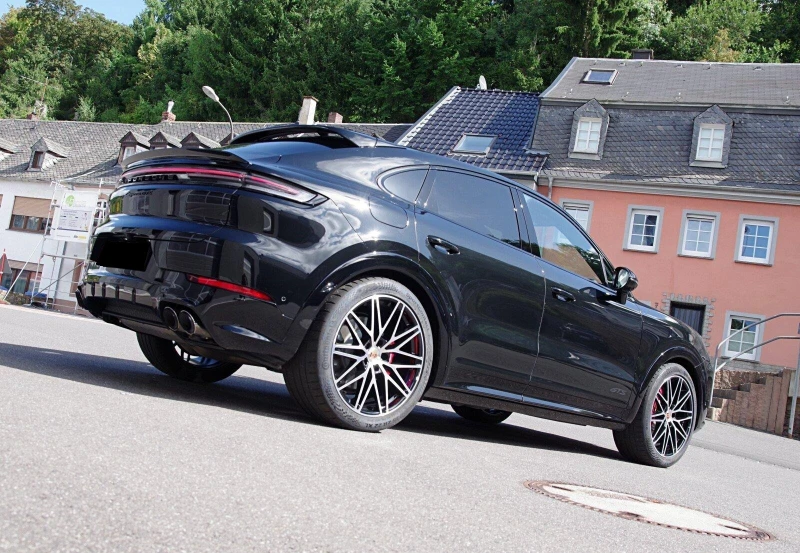 Porsche Cayenne GTS COUPE/FACELIFT/SPORT CHRONO/BOSE/PANO/360/MATR, снимка 6 - Автомобили и джипове - 51835354