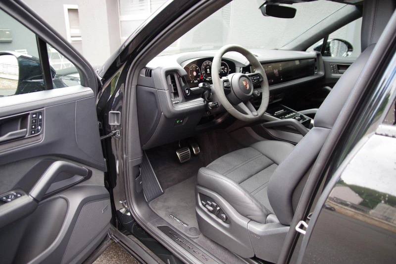 Porsche Cayenne GTS COUPE/FACELIFT/SPORT CHRONO/BOSE/PANO/360/MATR, снимка 7 - Автомобили и джипове - 51835354