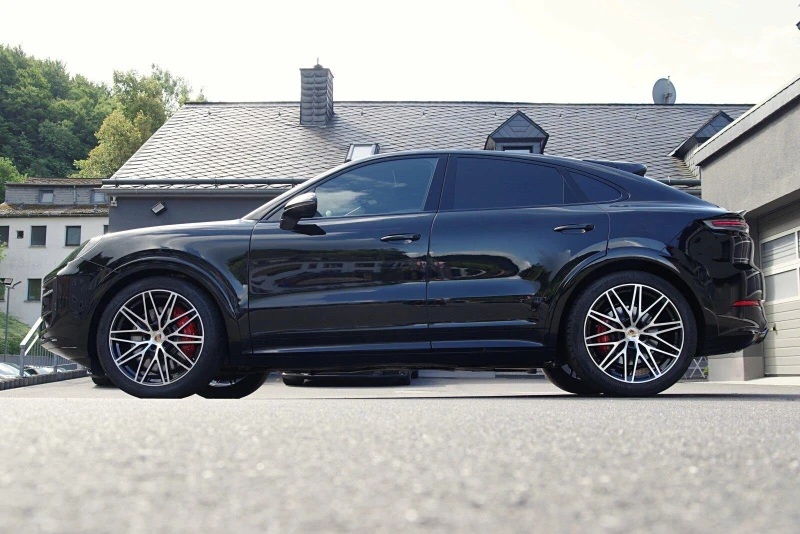 Porsche Cayenne GTS COUPE/FACELIFT/SPORT CHRONO/BOSE/PANO/360/MATR, снимка 3 - Автомобили и джипове - 51835354