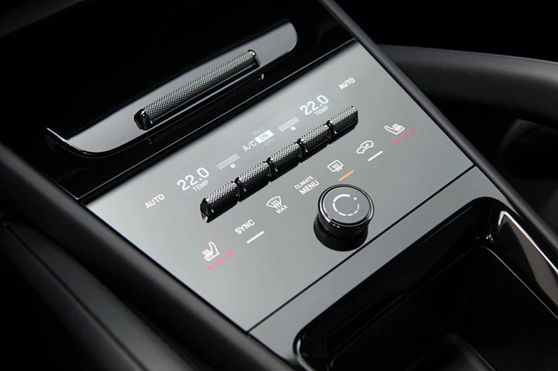 Porsche Cayenne GTS COUPE/FACELIFT/SPORT CHRONO/BOSE/PANO/360/MATR, снимка 11 - Автомобили и джипове - 51835354