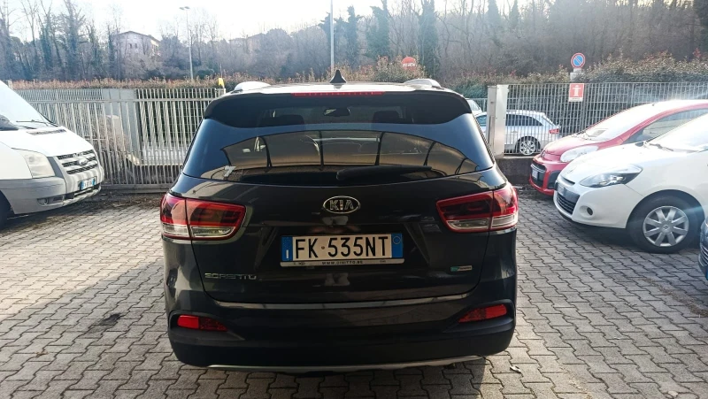 Kia Sorento 6+ 1* LED* PANORAMA* КОЖА* КАМЕРА* ПОДГРЕВ* , снимка 15 - Автомобили и джипове - 53077843