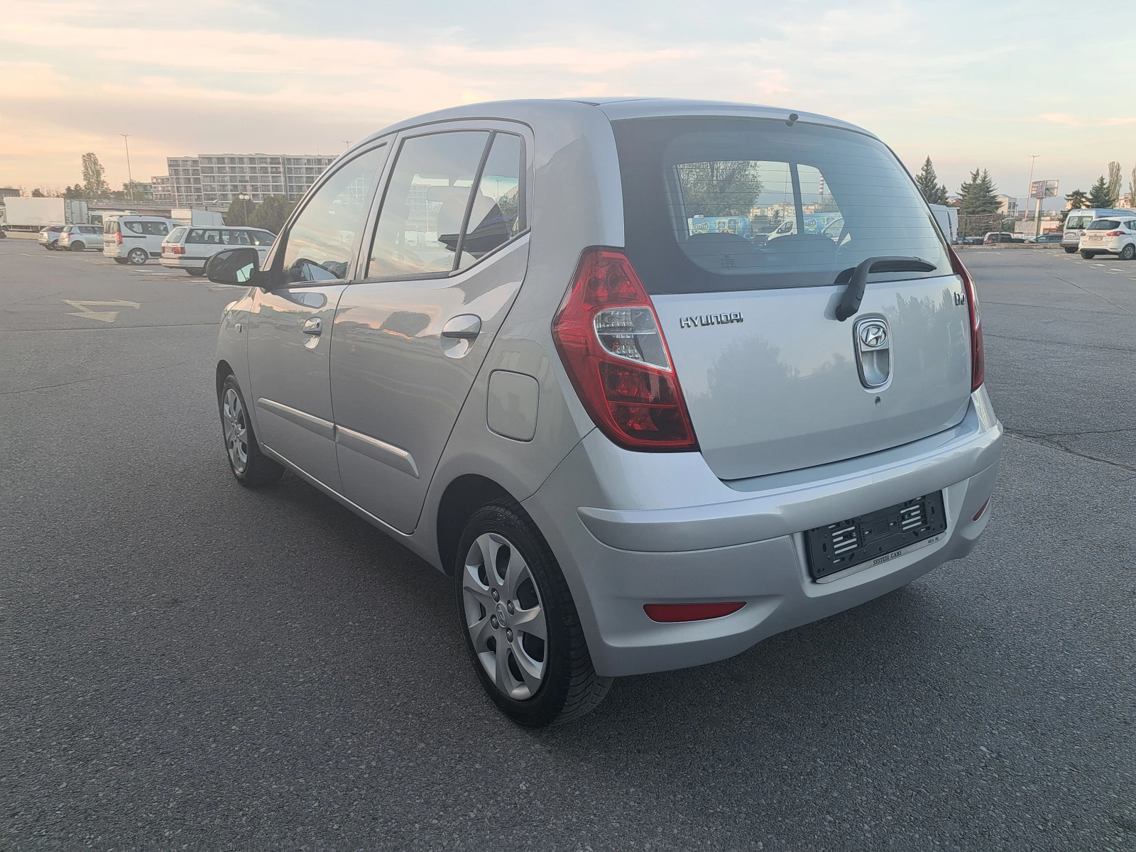 Hyundai I10 * 125 ХИЛ.KM.* TOP* ИТАЛИЯ* , снимка 4 - Автомобили и джипове - 46973692