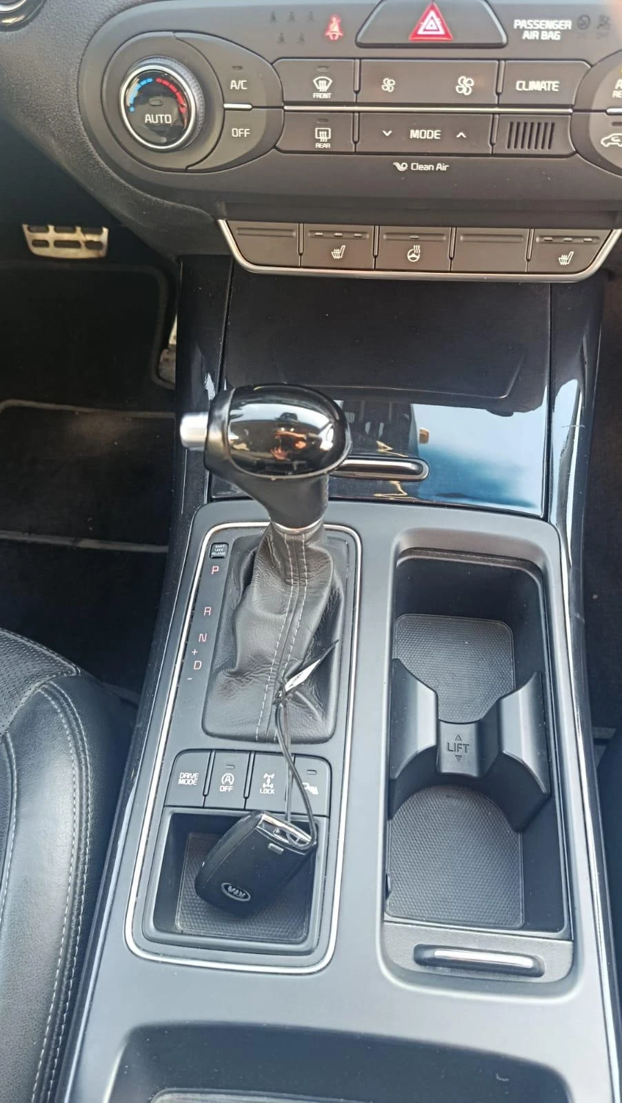 Kia Sorento 6+ 1* LED* PANORAMA* ����* ������* �������*  | Mobile.bg � ����������� 11