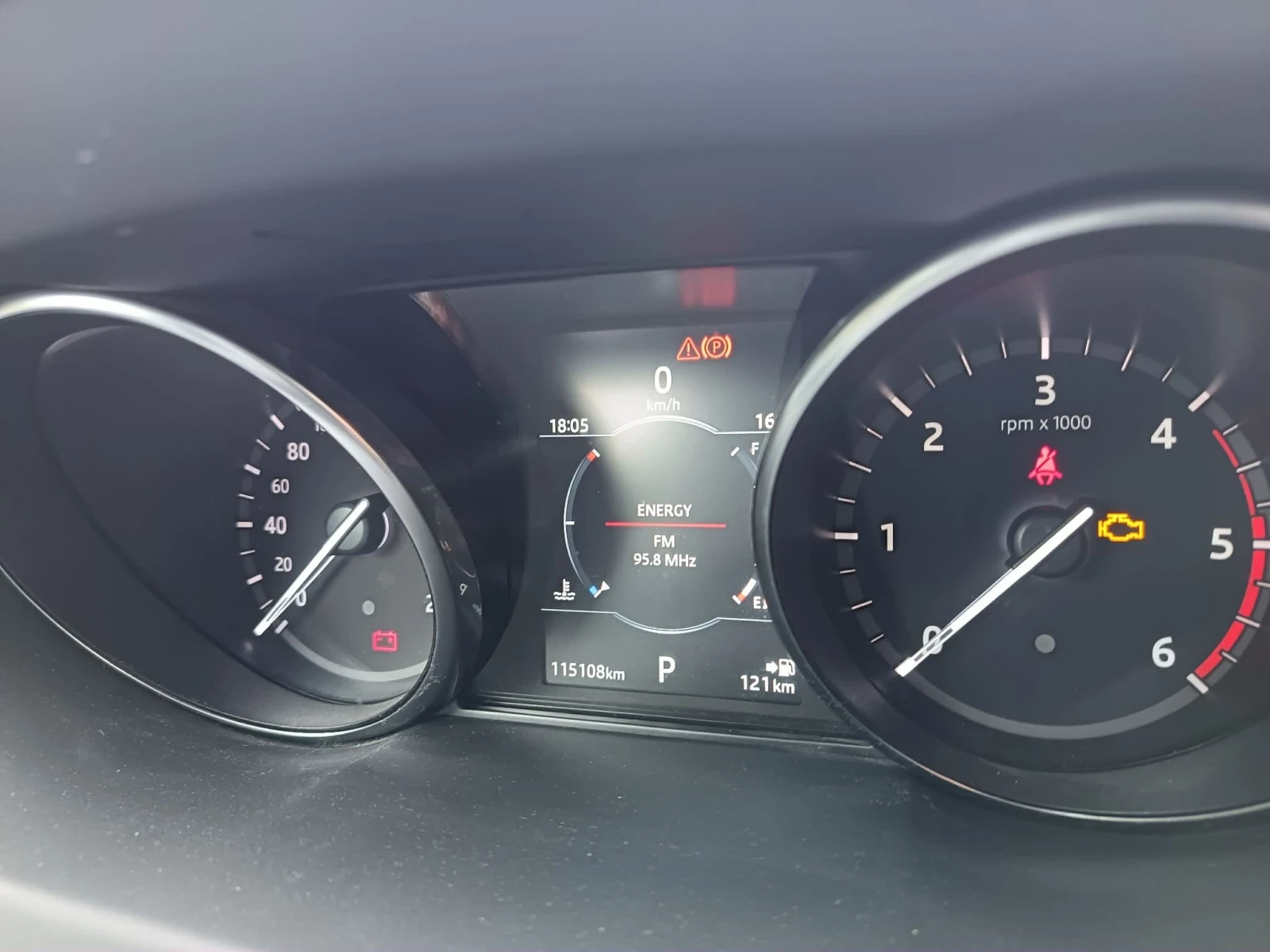 Land Rover Discovery, снимка 6 - Автомобили и джипове - 54667627
