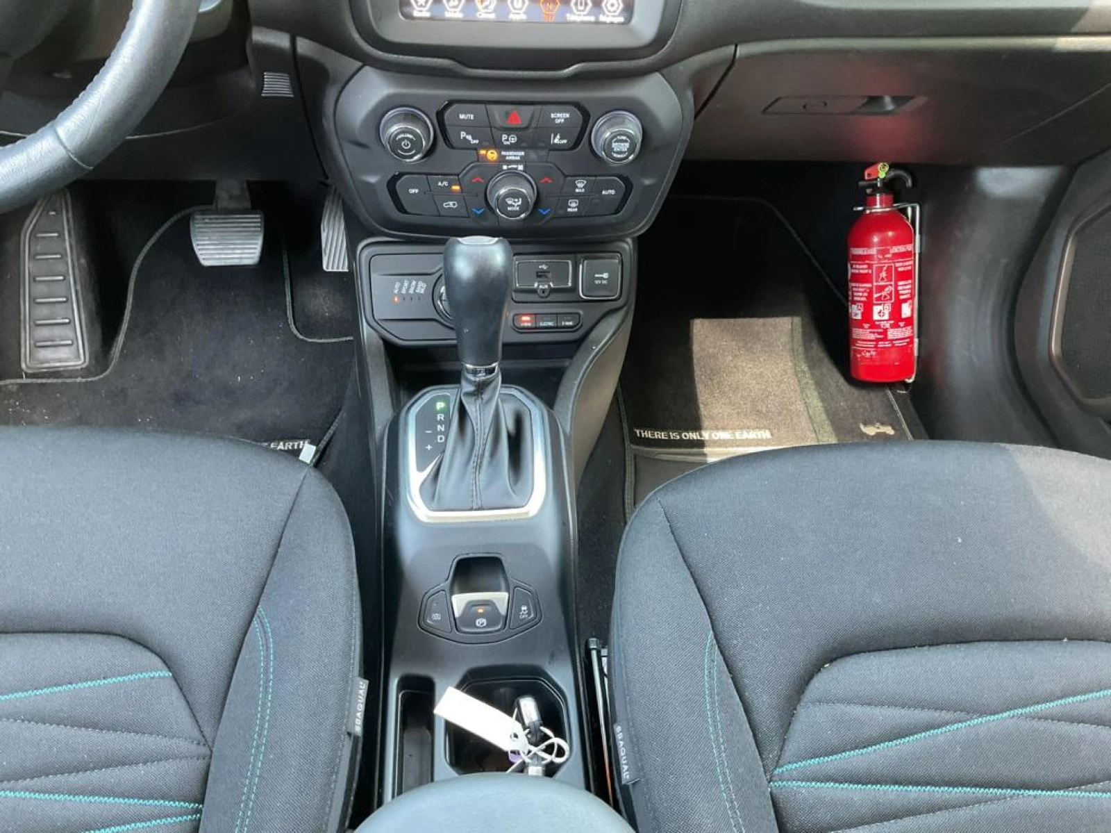 Jeep Renegade 1.3 Upland AWD Navi, снимка 12 - Автомобили и джипове - 56270355