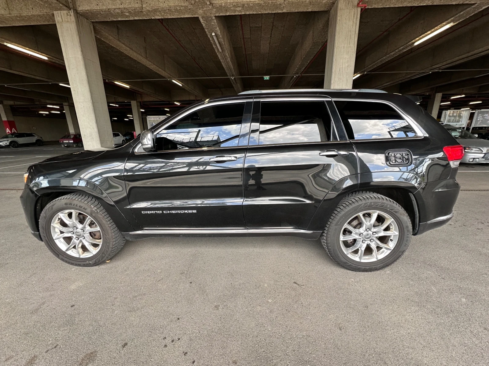 Jeep Grand cherokee SUMMIT 5, 7 HEMI, снимка 3 - Автомобили и джипове - 56684771