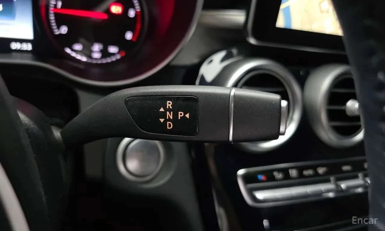 Mercedes-Benz GLC, снимка 9 - Автомобили и джипове - 56737043