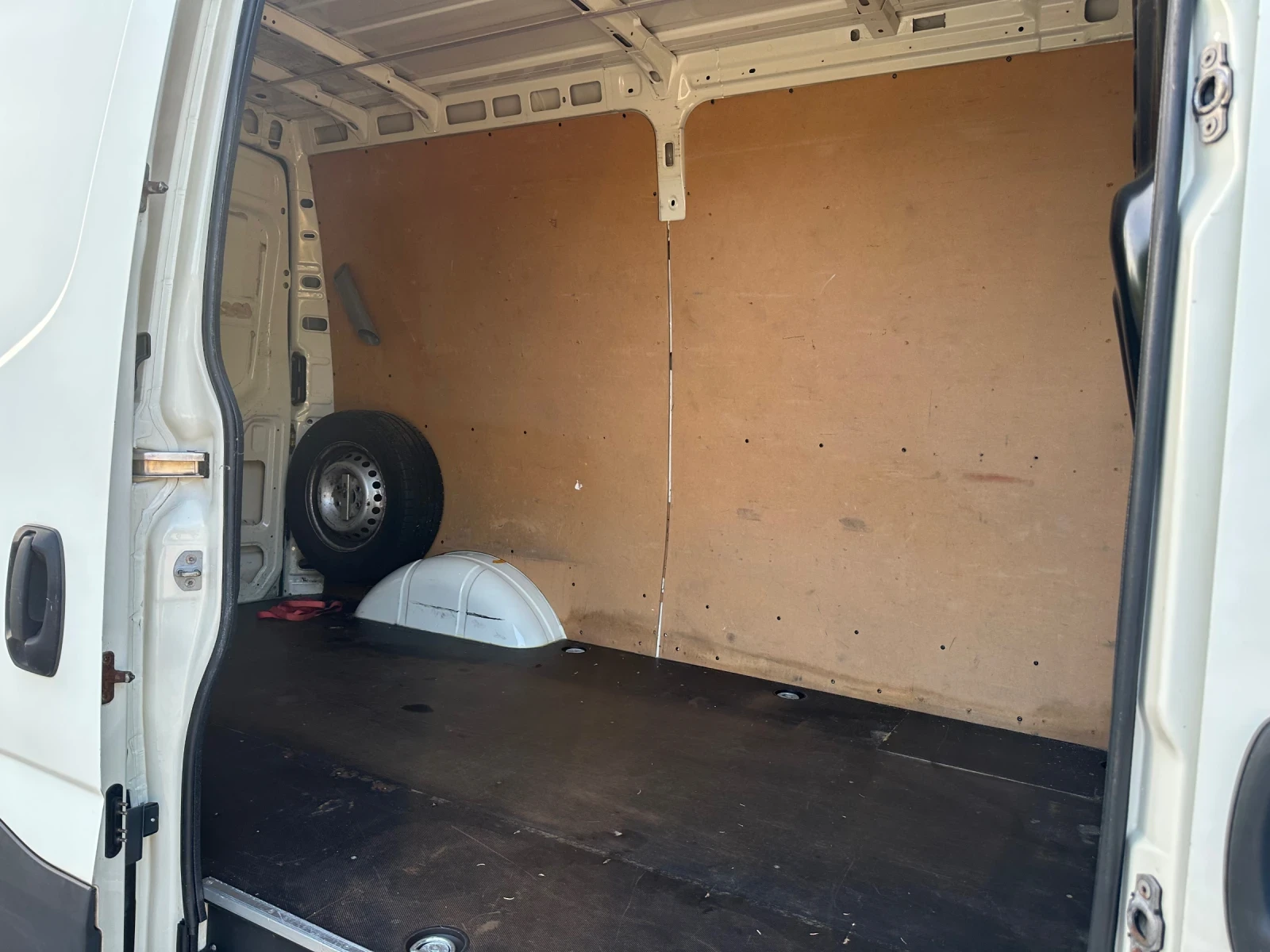 Iveco Daily 35S13 L2H2 2.3, снимка 14 - Бусове и автобуси - 55894601