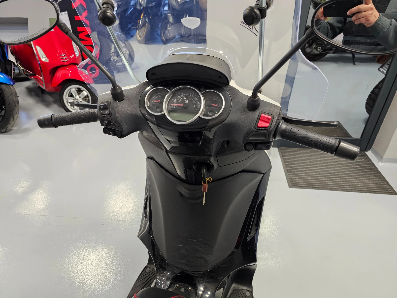 Piaggio Beverly 300ie, 2016г., снимка 10 - Мотоциклети и мототехника - 55537695