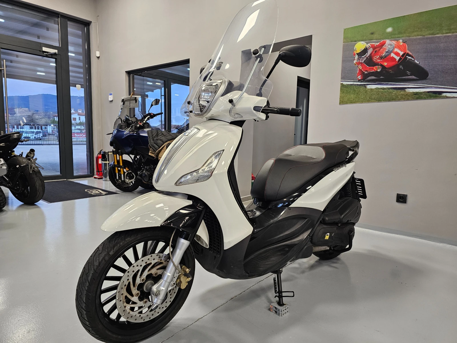 Piaggio Beverly 300ie, 2016г., снимка 6 - Мотоциклети и мототехника - 55537695