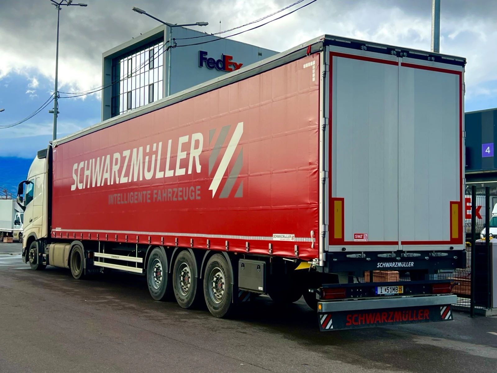  Schwarzmuller J-Serie, 5550kg, , Goodyear | Mobile.bg   3