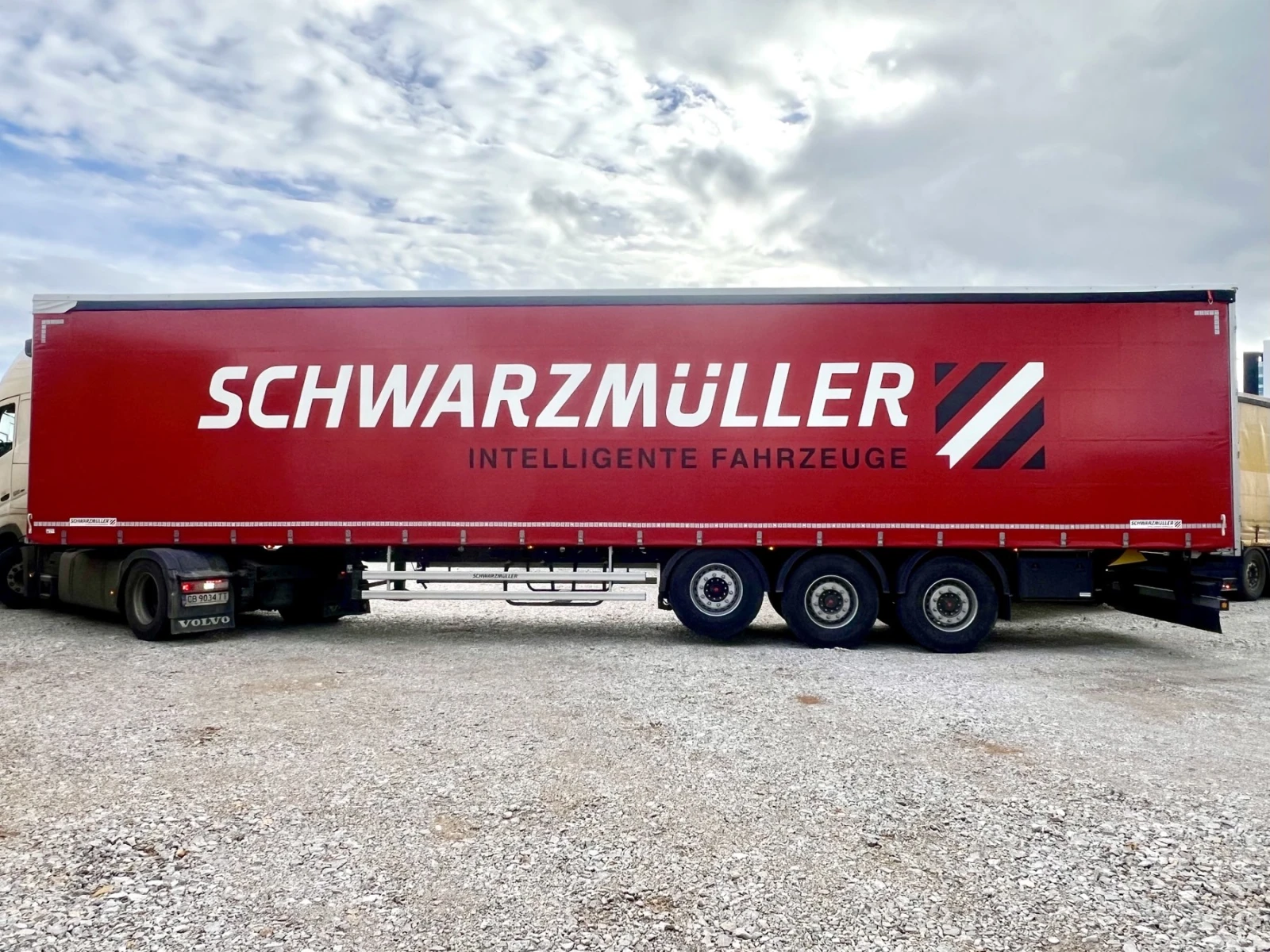  Schwarzmuller J-Serie, 5550kg, , Goodyear | Mobile.bg   5