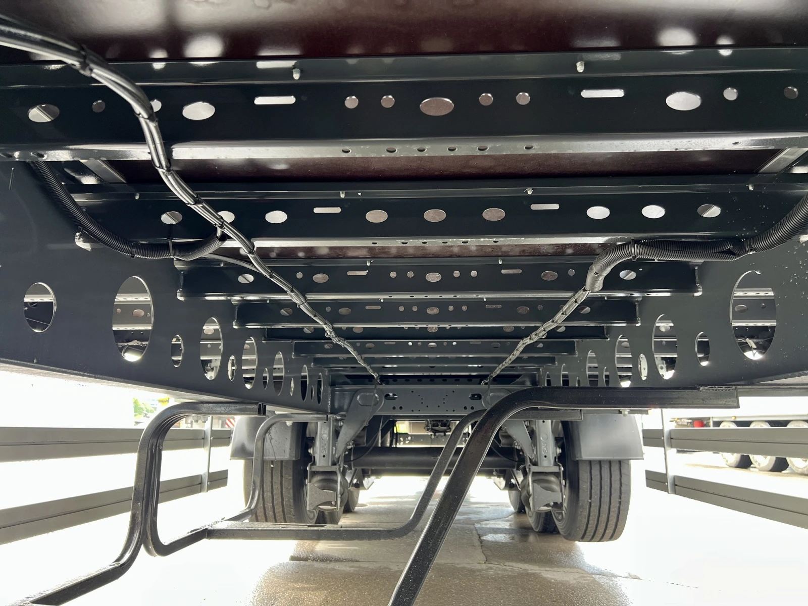  Schwarzmuller J-Serie, 5550kg, , Goodyear | Mobile.bg   8