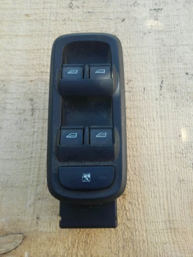 Копчета предна лява врата Форд Фиеста 4вр.