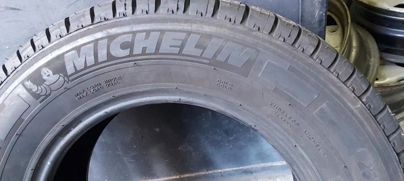 Гуми Летни 235/65R16, снимка 5 - Гуми и джанти - 34343061