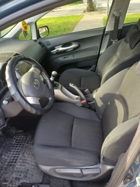 Toyota Auris 2.0 - 8300 лв. - 56038435 9