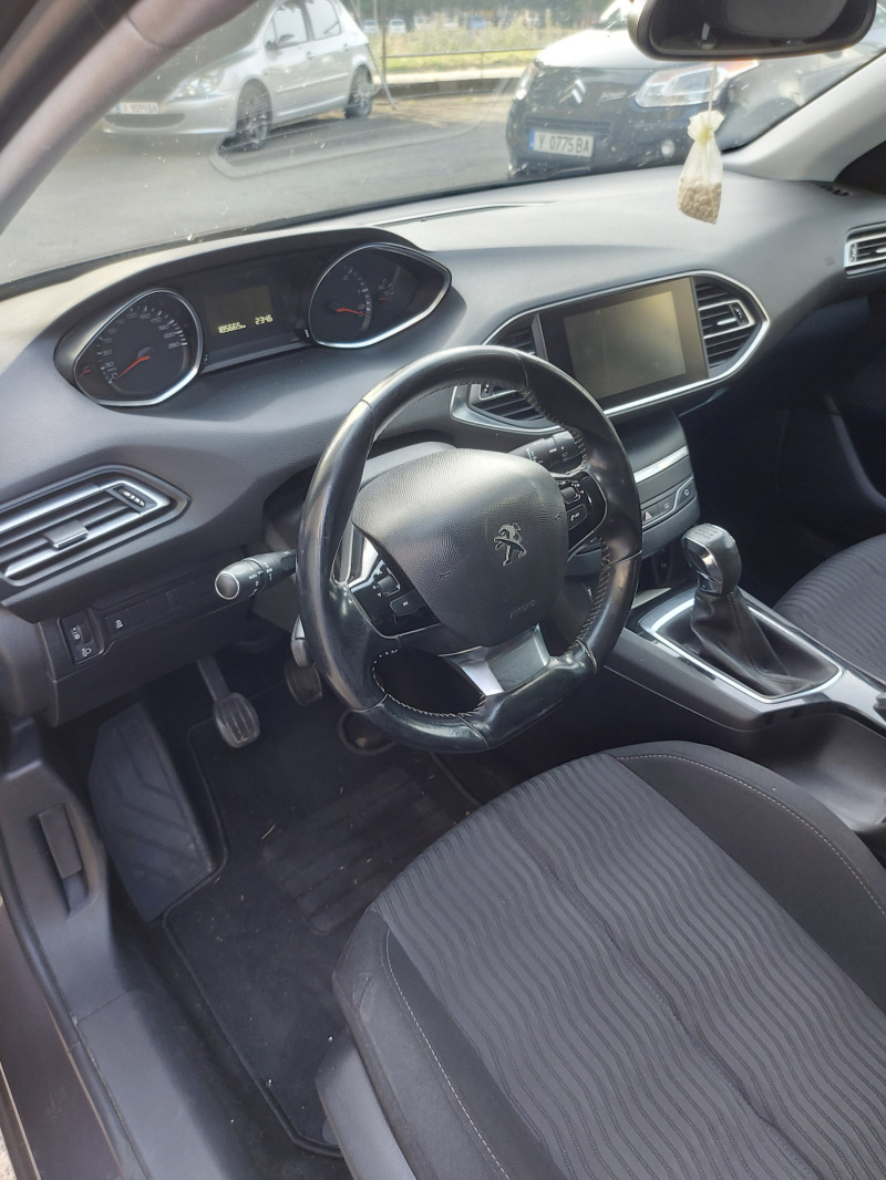 Peugeot 308 1.6 HDI, снимка 8 - Автомобили и джипове - 46158414