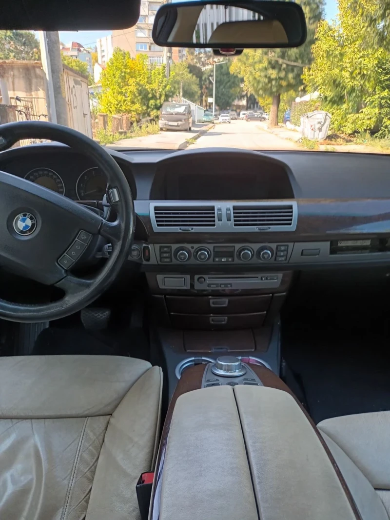 BMW 750, снимка 6 - Автомобили и джипове - 47371369