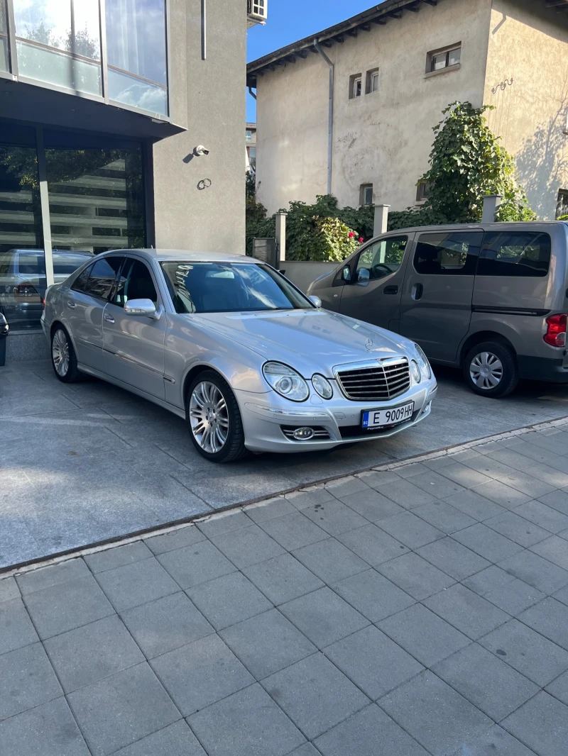 Mercedes-Benz E 200, снимка 1 - Автомобили и джипове - 47536820