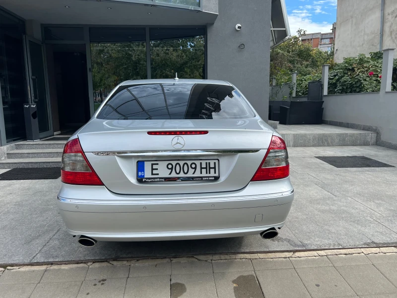 Mercedes-Benz E 200, снимка 13 - Автомобили и джипове - 47536820