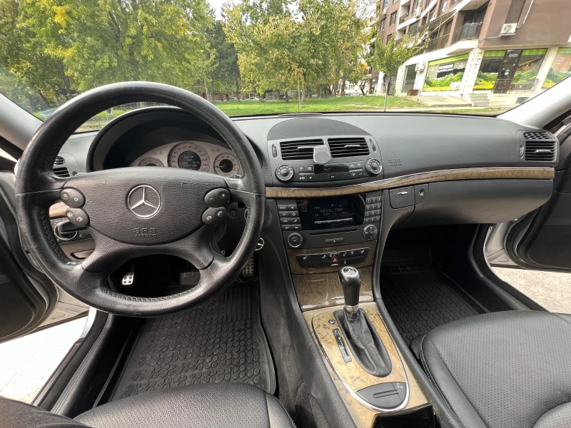 Mercedes-Benz E 200, снимка 3 - Автомобили и джипове - 47536820