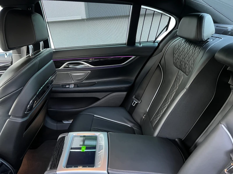 BMW 740 x-Drive* Full M-Pack* Head-up* 360 Cam* DravitGrey, снимка 16 - Автомобили и джипове - 51673243