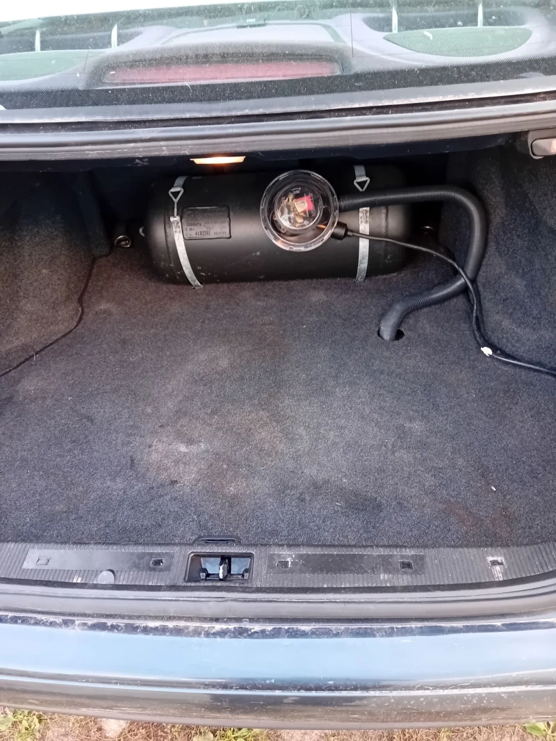 Mercedes-Benz CLK 200 2.0I газ-бензин , снимка 6 - Автомобили и джипове - 51114616