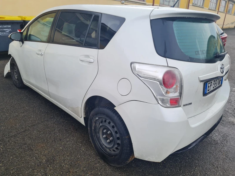 Toyota Verso 2.0D, снимка 5 - Автомобили и джипове - 49388909