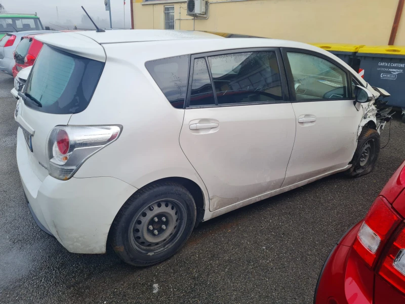 Toyota Verso 2.0D, снимка 1 - Автомобили и джипове - 49388909