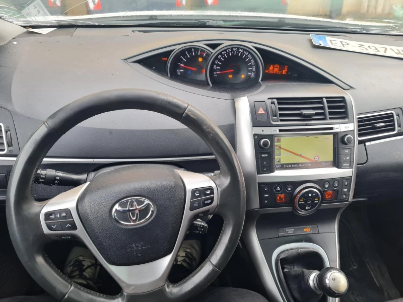 Toyota Verso 2.0D, снимка 7 - Автомобили и джипове - 49388909