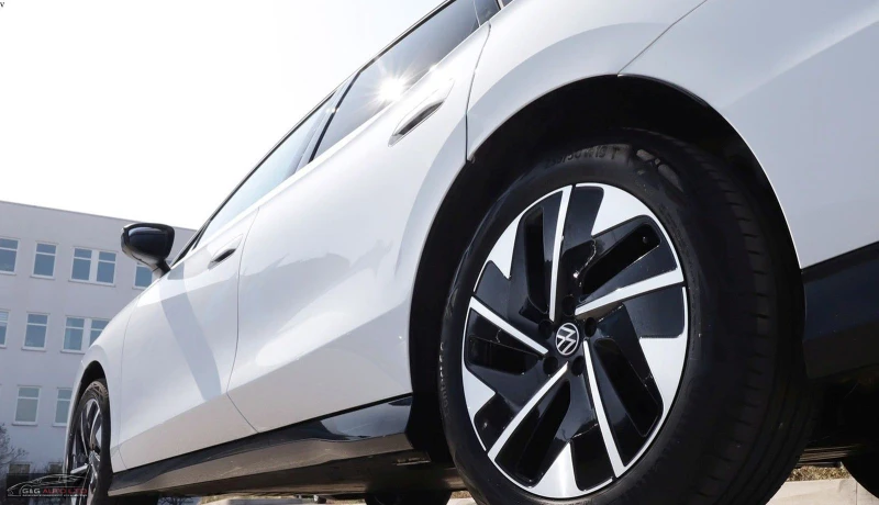 VW ID.7 PRO/286HP/MATRIX/NAVI/CAM/ACC/MASSAGE/360/488v, снимка 3 - Автомобили и джипове - 50432232