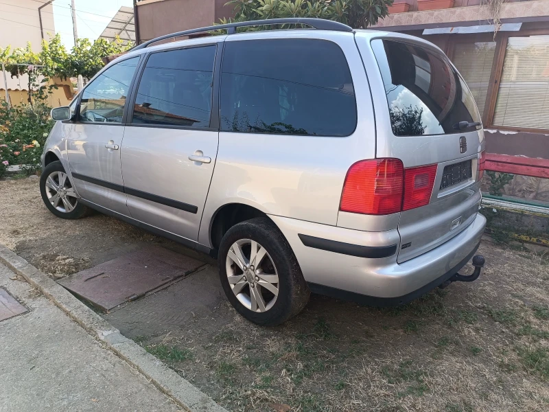 Seat Alhambra 2.0 бензин , снимка 4 - Автомобили и джипове - 51373349