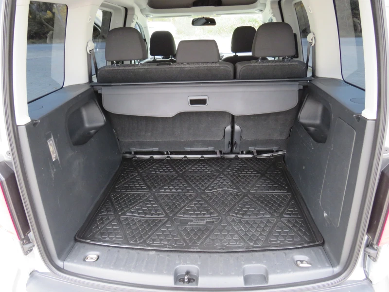 VW Caddy * 2.0TDI DISTRONIC ПЪТНИЧЕСКИ* , снимка 14 - Автомобили и джипове - 52244648