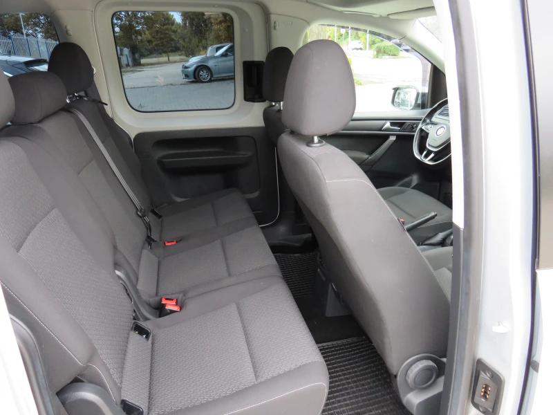 VW Caddy * 2.0TDI DISTRONIC ПЪТНИЧЕСКИ* , снимка 11 - Автомобили и джипове - 52244648