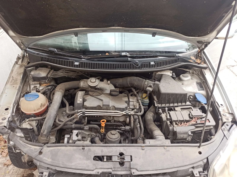 VW Polo, снимка 3 - Автомобили и джипове - 52369125