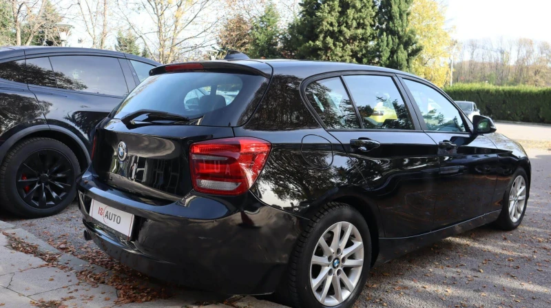 BMW 116 d/PDC/Navi/Cruise Control/Sport/Автоматик, снимка 4 - Автомобили и джипове - 52485449