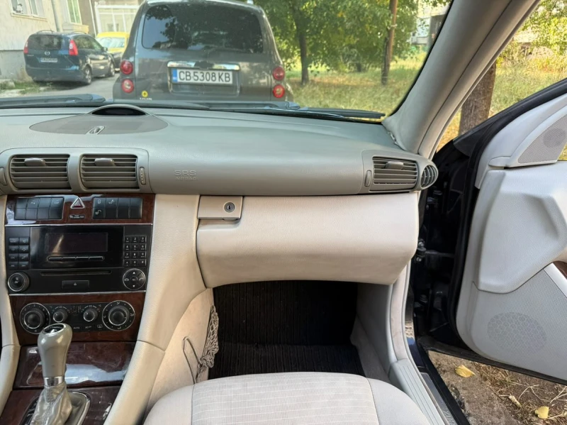 Mercedes-Benz 220, снимка 8 - Автомобили и джипове - 52713316