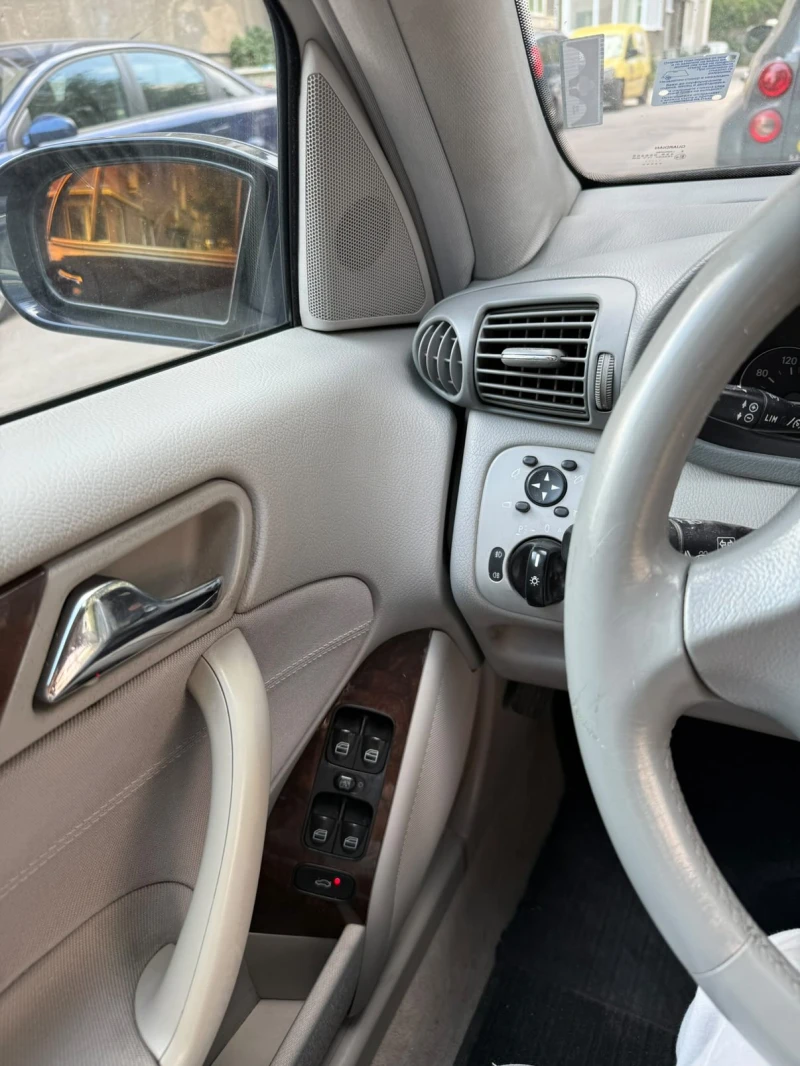 Mercedes-Benz 220, снимка 10 - Автомобили и джипове - 52713316