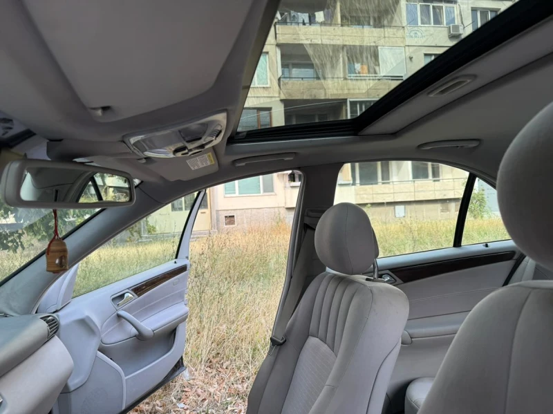 Mercedes-Benz 220, снимка 13 - Автомобили и джипове - 52713316