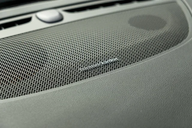 Volvo V60 T5 AWD* АвтоКредит* (ЦЕНА ДО БГ), снимка 13 - Автомобили и джипове - 53477851