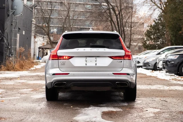 Volvo V60 T5 AWD* АвтоКредит* (ЦЕНА ДО БГ) - изображение 3