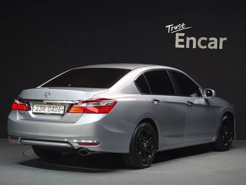Honda Accord 2.4 , снимка 2 - Автомобили и джипове - 55207332